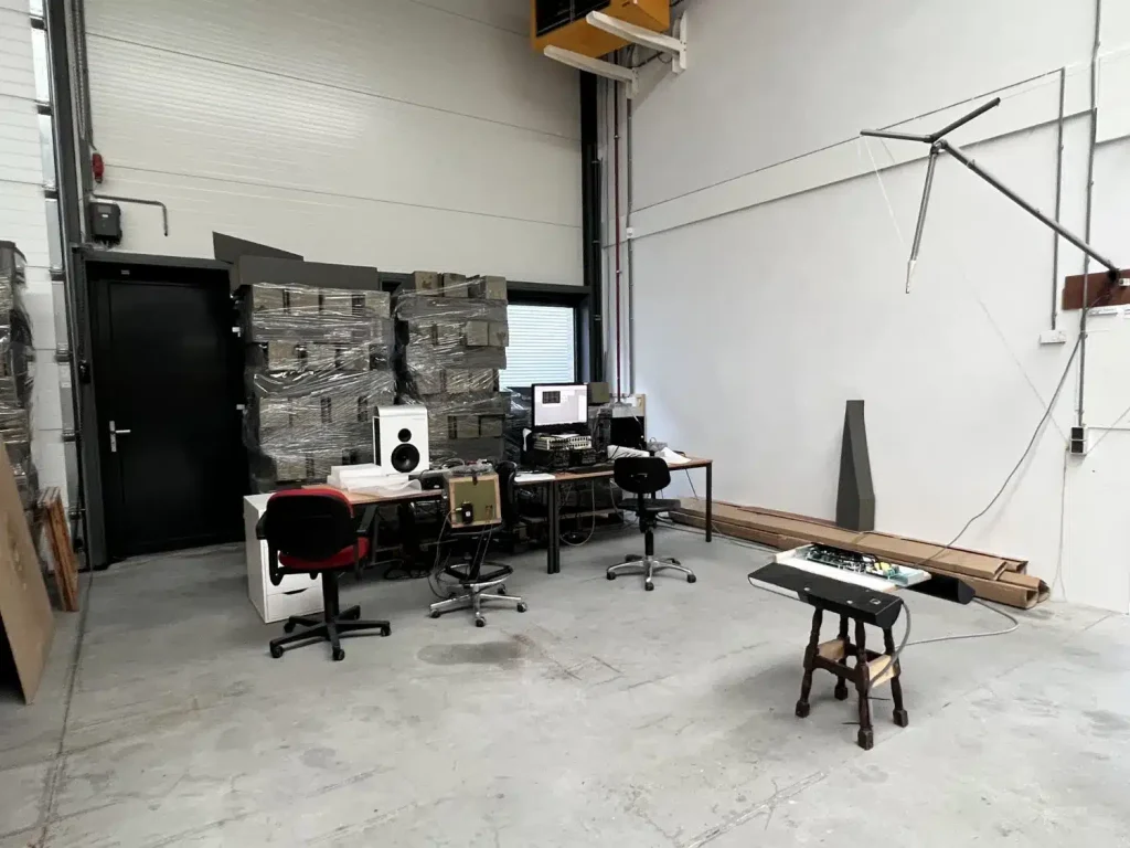 Analyse semi-automatique des caractéristiques de chaque enceinte LS1v2 et LS1a afin de caler les DSP individuellement pour une réponse en fréquence la plus linéaire possible