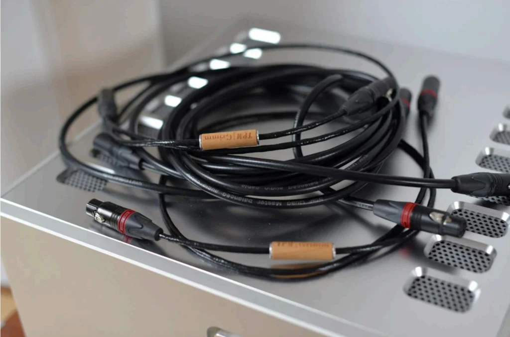 Audiophile Magazine Sur Les Grimm Audio SQM 2