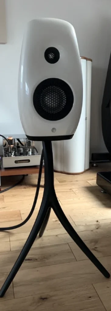 Audiophile Magazine Sur Les Enceintes Vivid Audio Kaya S12 1