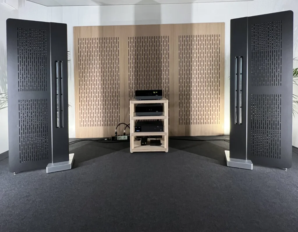 Coup de cœur enfin pour les panneaux Diptyque Audio, modèle « Référence » à 44.000€