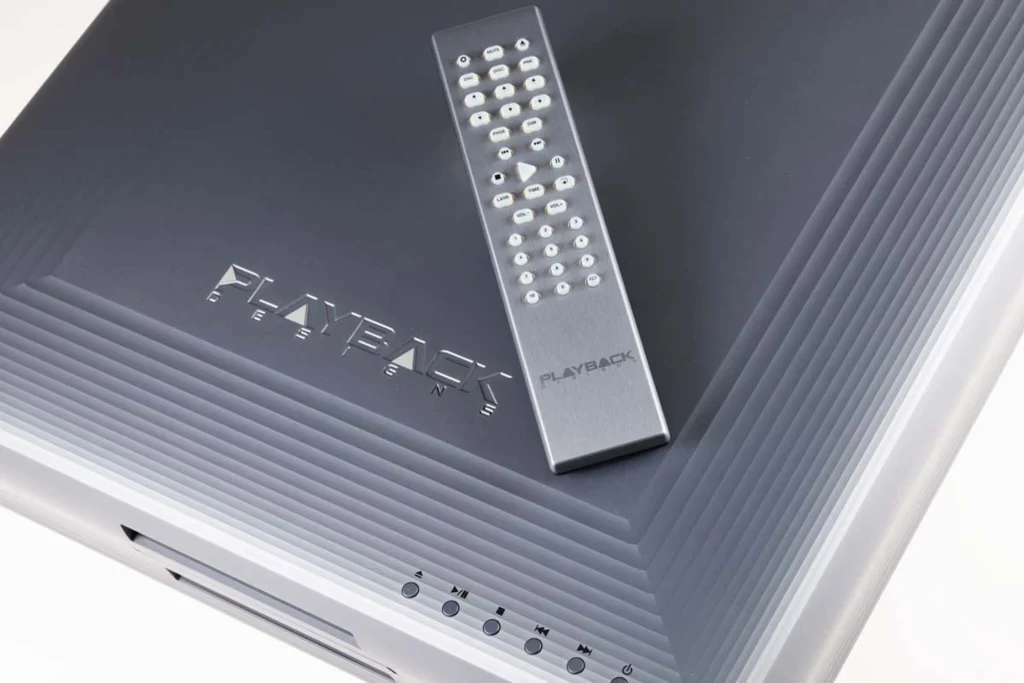 Fidelity Magazine Sur Le Playback Designs MPS 8 06