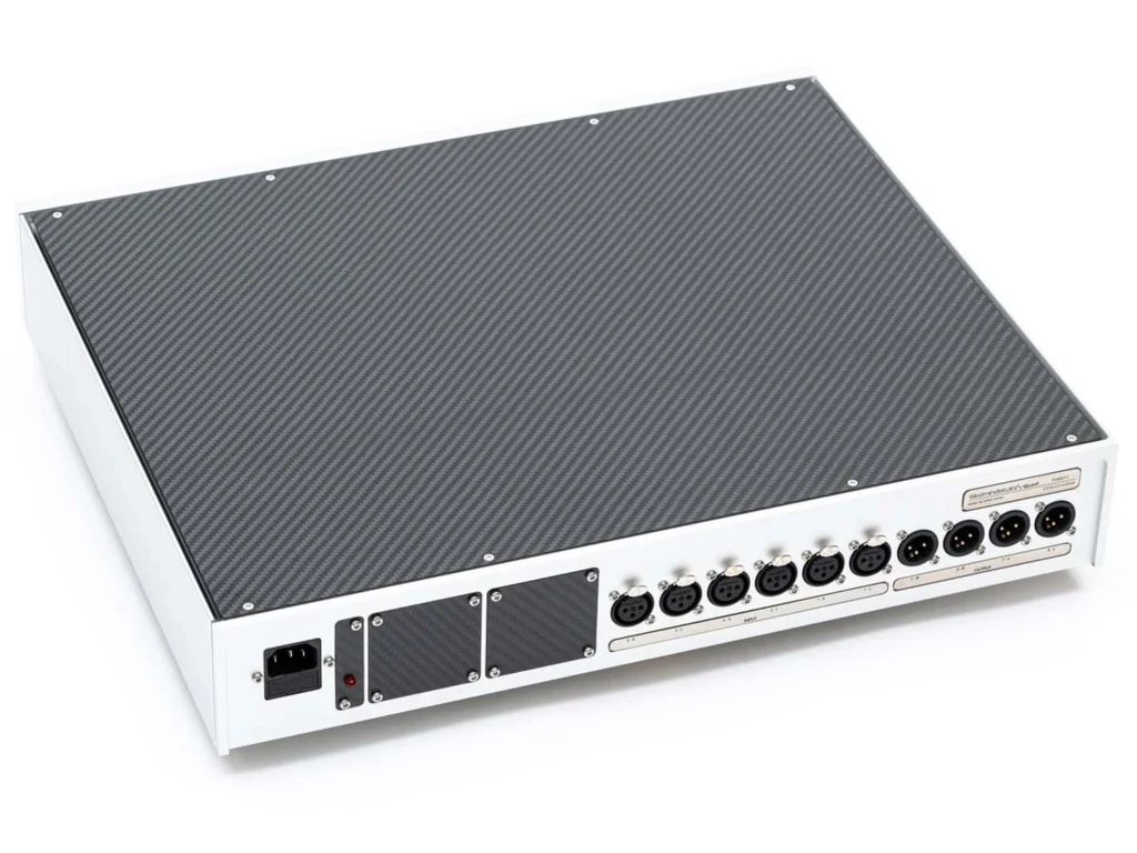 Fidelity Magazine sur les Westminster Rei (amplis monobloc) et Quest (préampli) 09