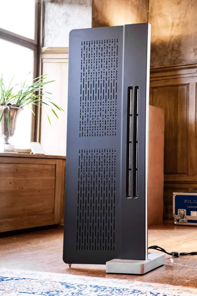 GY8 sur les enceintes panneau Diptyque Reference MkII 02