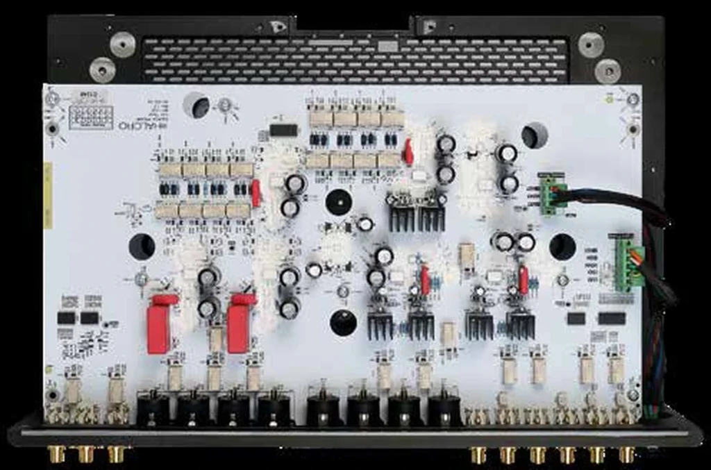 Hi-Fi News sur le prémpli Halcro Equinox (5)