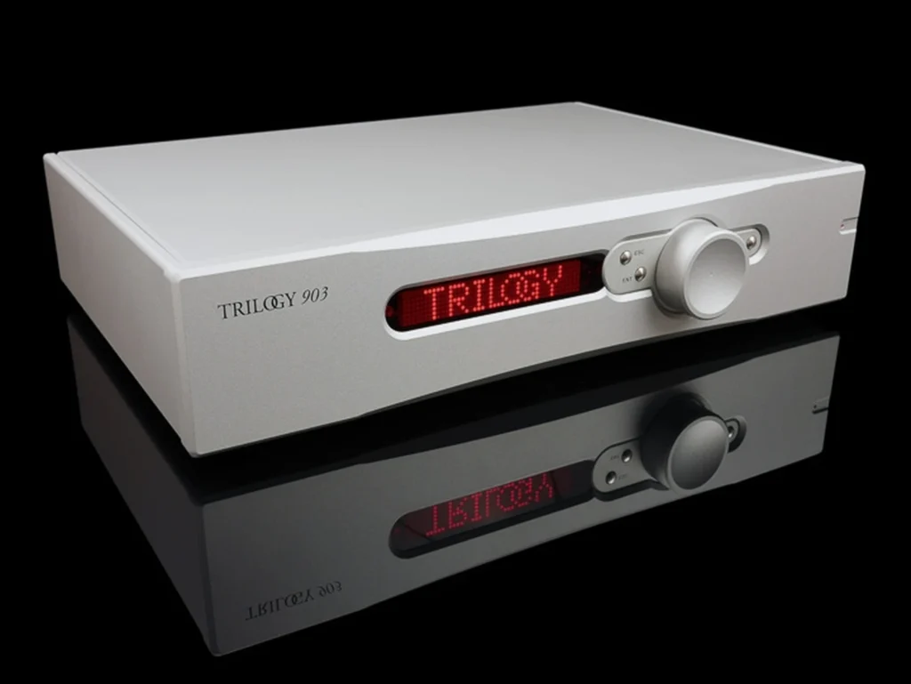 Hi Fi Sur Le Preampli Trilogy Audio 903 Et Lampli 993 03
