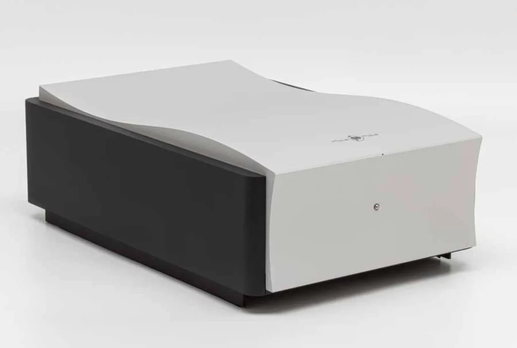 HiFi Pig sur l’amplificateur stéréo Mola-Mola Perca 02