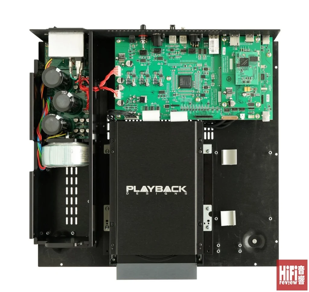 HiFi Review sur les Playback MPD-8 (DAC) et MPT-8 (transport) 01