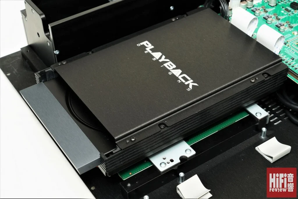 HiFi Review sur les Playback MPD-8 (DAC) et MPT-8 (transport) 18