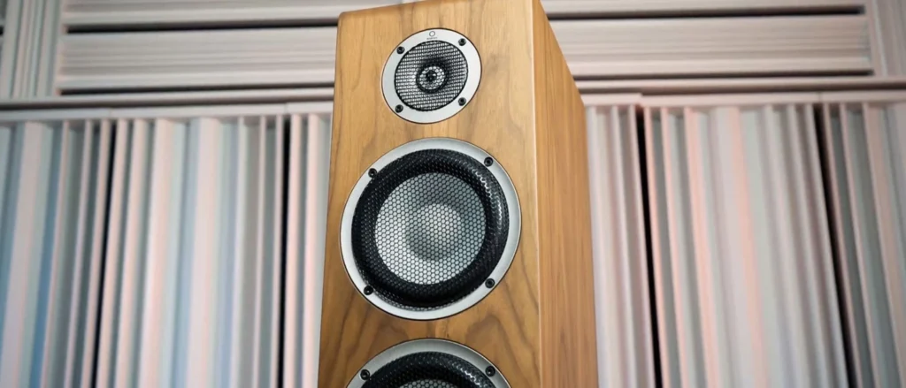 HomeTheaterHiFi sur les enceintes colonne Marten Oscar Trio 04