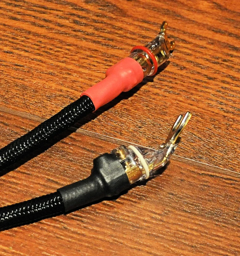 HomeTheaterHiFi sur les enceintes colonne Marten Oscar Trio 07