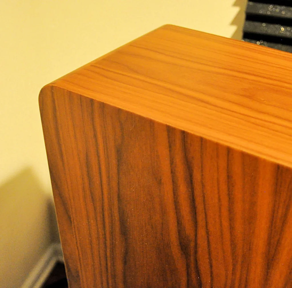 HomeTheaterHiFi sur les enceintes colonne Marten Oscar Trio 08