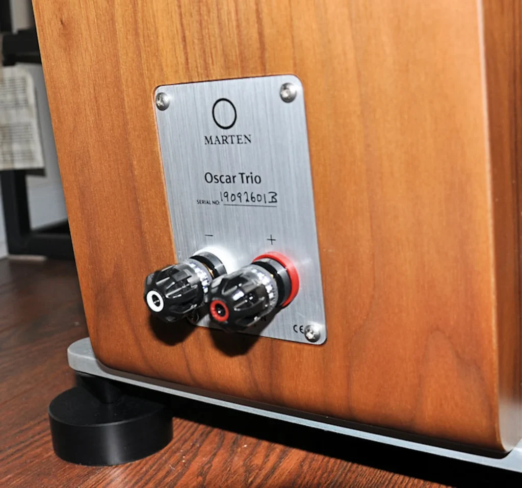 HomeTheaterHiFi sur les enceintes colonne Marten Oscar Trio 10