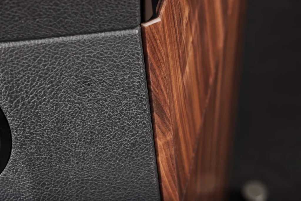 LowBits sur les enceintes Peak Consult Dragon Legacy 03