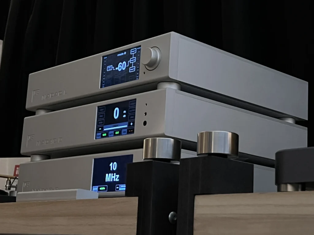 Ensemble Master Fidelity avec : - NADAC D (DAC) - NADAC C (Clock) - NADAC L (line preamp)