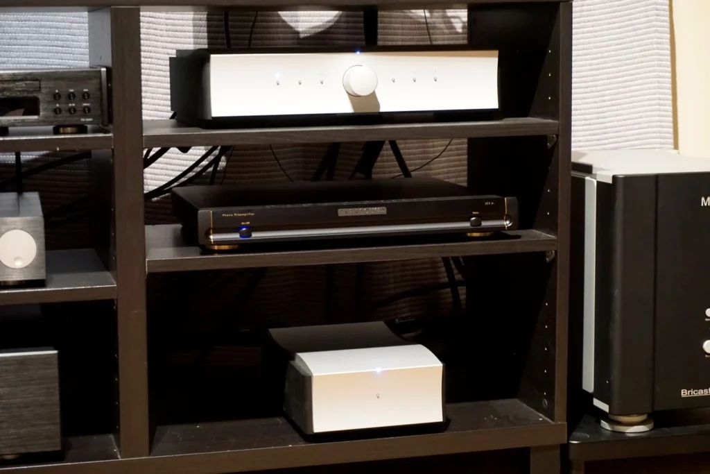 Part-Time Audio sur l’ampli stéréo Mola-Mola Perca 09