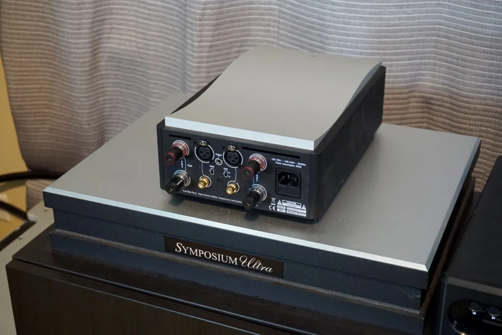 Part-Time Audio sur l’ampli stéréo Mola-Mola Perca 11