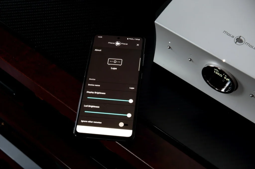 Positive-Feedback sur le phono Mola-Mola Lupe 08