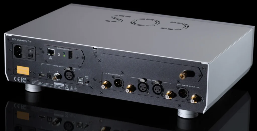 Six Moons Sur Le Cos Engineering D10 V2 03