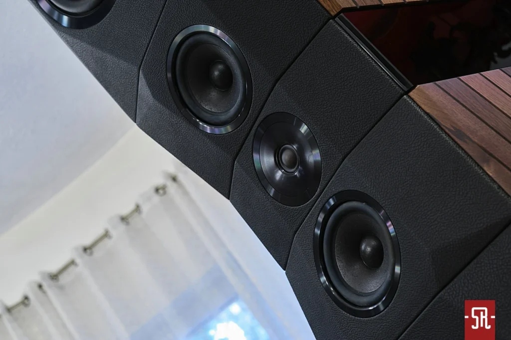 Sound Rebels sur les enceintes Peak Consult Dragon Legacy 13