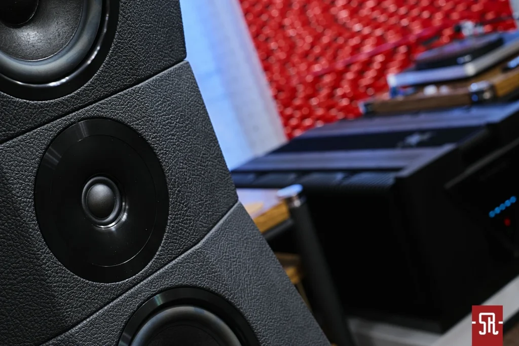 Sound Rebels sur les enceintes Peak Consult Dragon Legacy 14