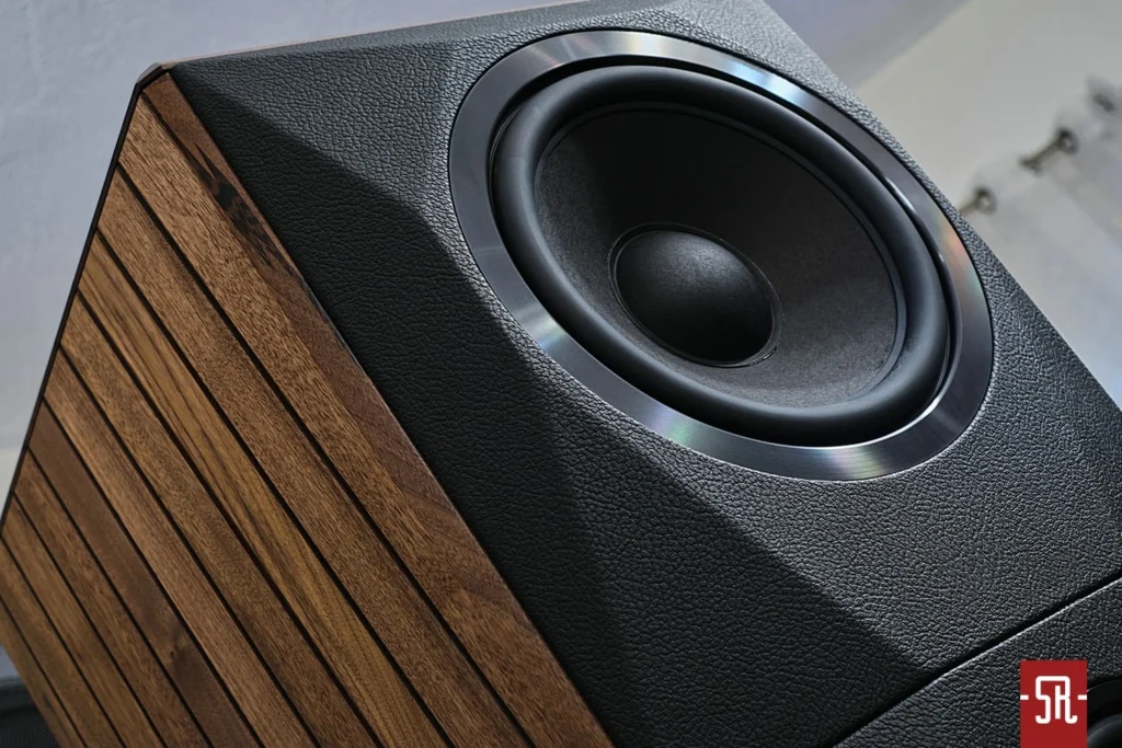 Sound Rebels sur les enceintes Peak Consult Dragon Legacy 18