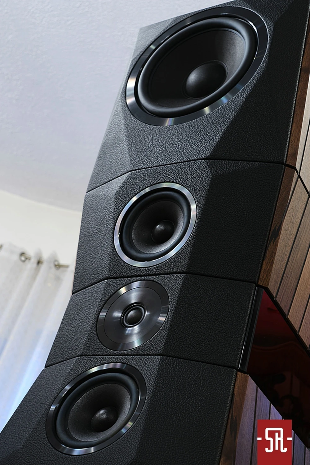Sound Rebels sur les enceintes Peak Consult Dragon Legacy 33