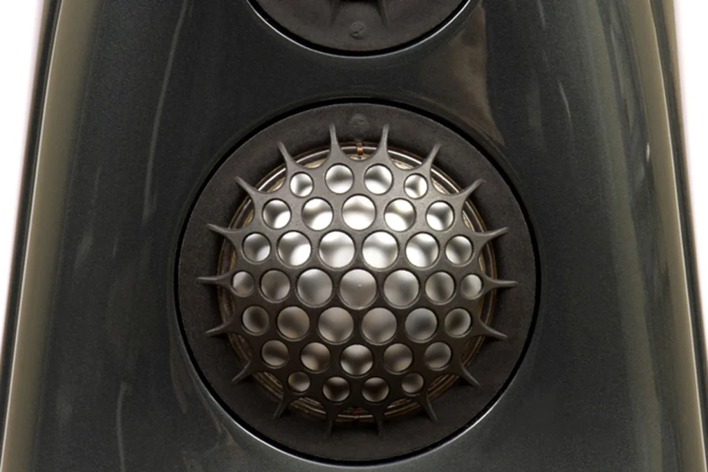 SoundStage Ultra Sur Les Enceintes Vivid Audio G3S2 07