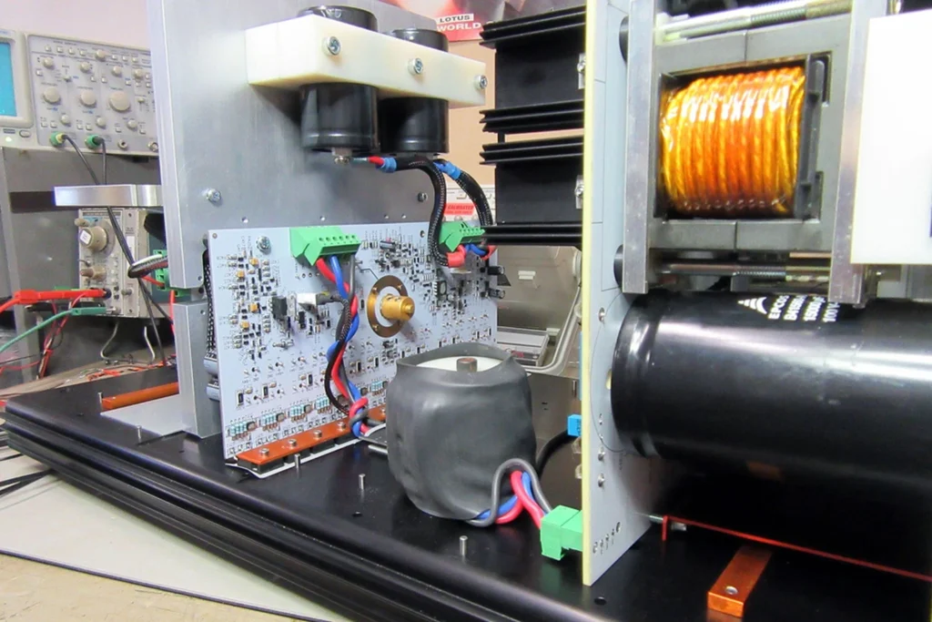 SoundStage Sur Le Halcro Eclipse Stereo 01