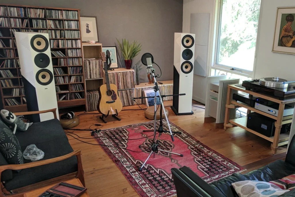 SoundStage Sur Le Halcro Eclipse Stereo 04