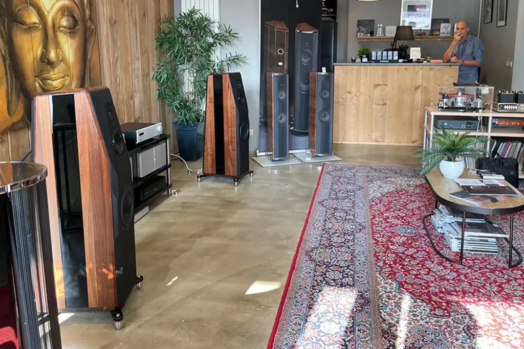 The Ear sur les enceintes Peak Consult Sinfonia 03