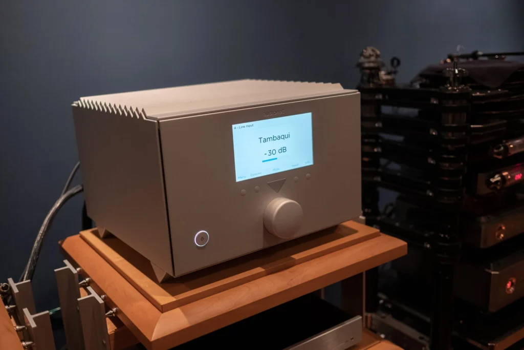 Twittering Machines Le Tour Des Vivid Audio Chez GTT Audio 2