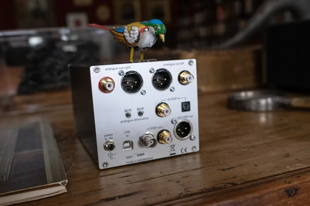Twittering Machines Sur Le Weiss DAC204 04