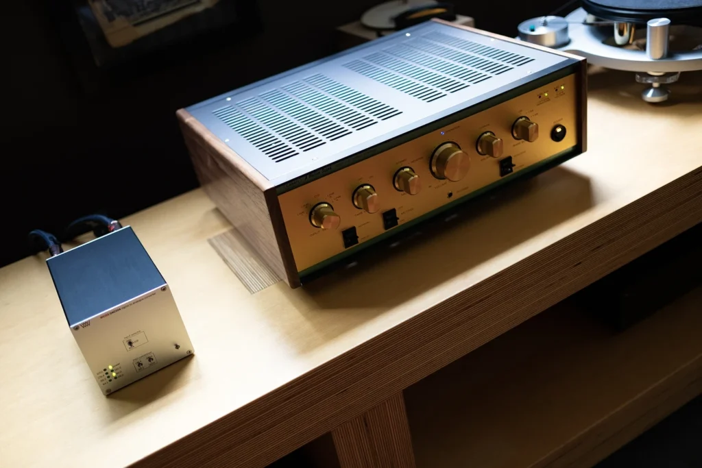 Twittering Machines Sur Le Weiss DAC204 06