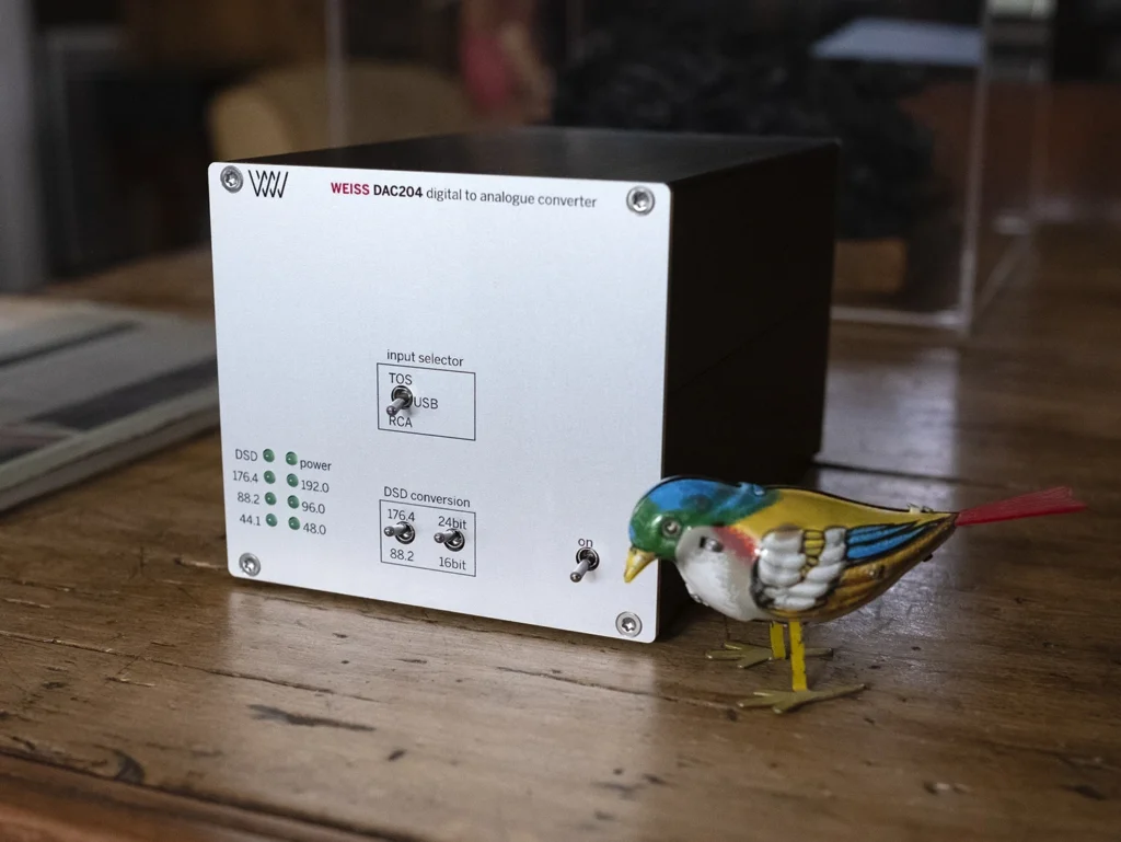 Twittering Machines Sur Le Weiss DAC204 09