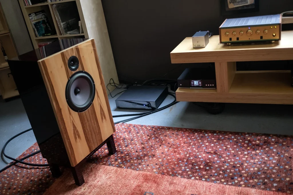 Twittering Machines Sur Le Weiss DAC204 Hifi Bargains 01