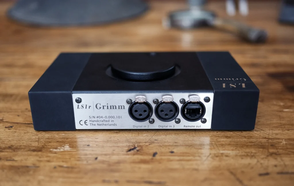 Twittering Machines Sur Les Enceintes Actives Grimm Audio LS1c 12