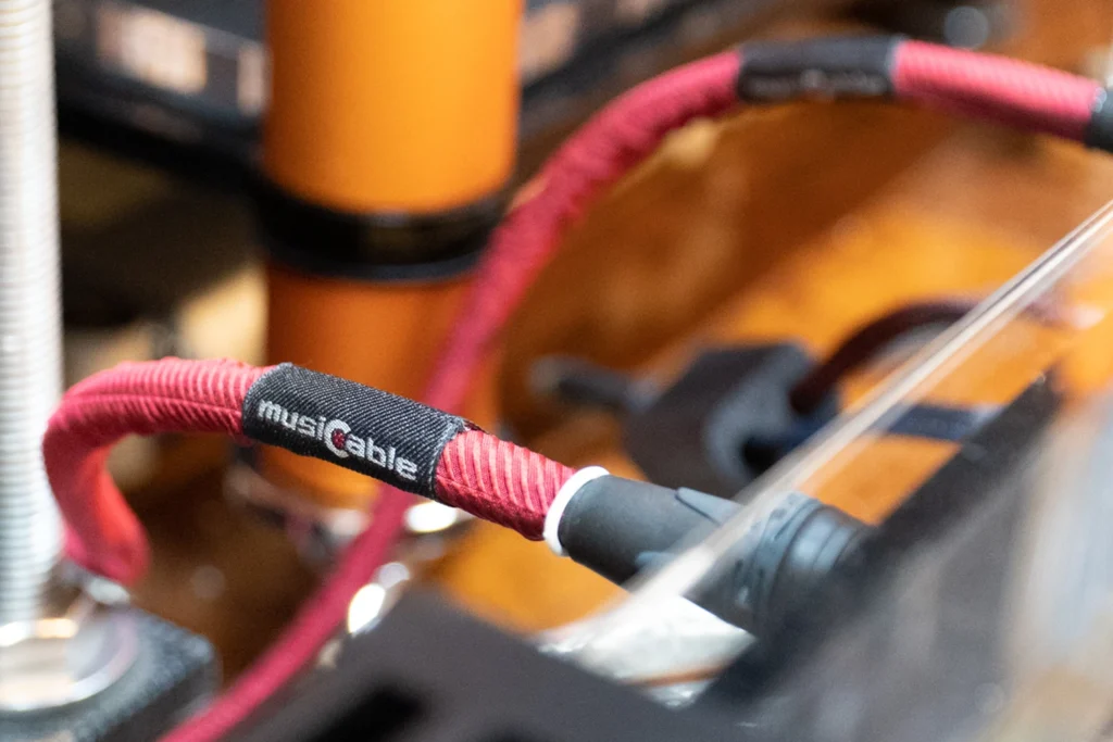 U Audio sur l’enceinte colonne Marten Parker Trio 01