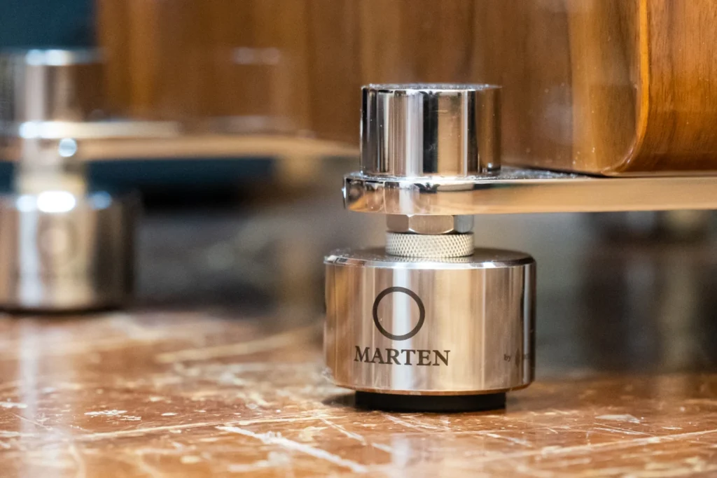 U Audio sur l’enceinte colonne Marten Parker Trio 02