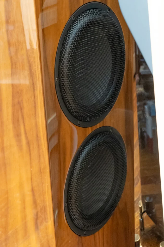 U Audio sur l’enceinte colonne Marten Parker Trio 03