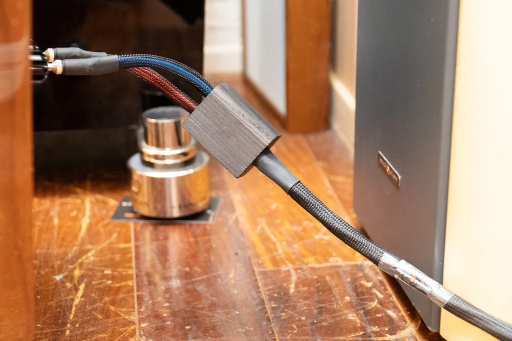 U Audio sur l’enceinte colonne Marten Parker Trio 07